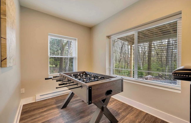 Bear Creek Bliss by Avantstay Sleeps 16 + Game Room, Deck, Fire Pit! - Foto 25