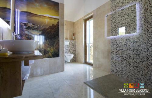Villa Four Seasons, heated pool and 3 en-suite bathrooms - Foto 41