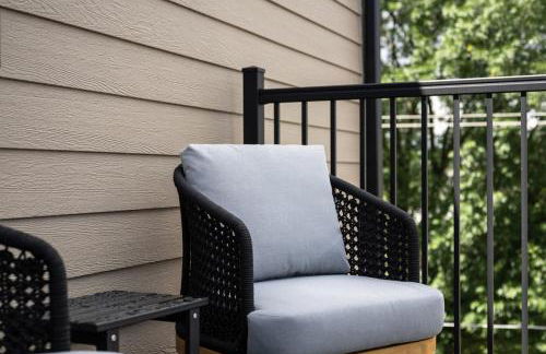 PFR Suites - Highland, 3BR 2BA Shadyside Condo, Penthouse Unit, 2 Decks, Off-Street Parking, 4th Floor Walkup - Foto 15