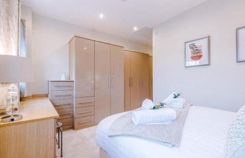 NEW! Incredible Home In Northwich By 53 Degrees Property, Perfect For Groups, FREE Parking! - Photo 47