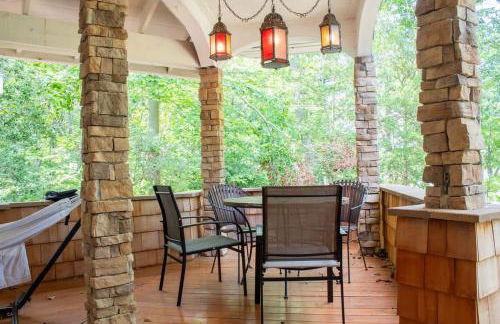 Creekside Haven with Dock & Scenic Views - Foto 30