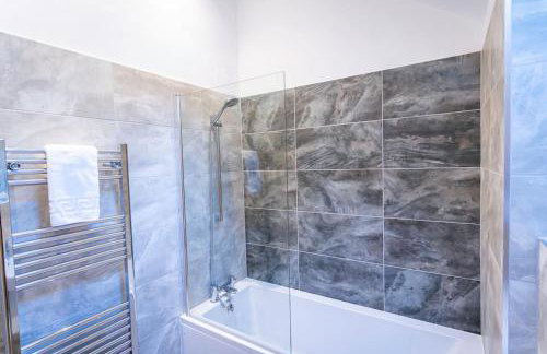 Errwood, woodland lodge with hot tubs for 14 - Foto 45