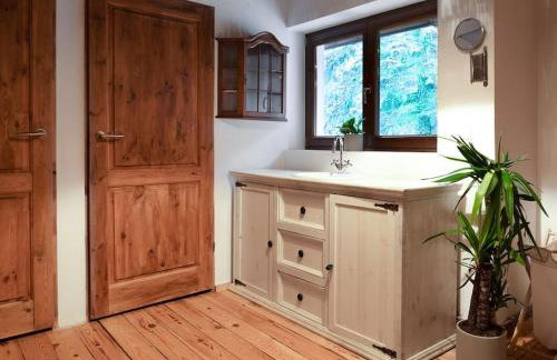 Leśny dom z basenem w okolicy Zegrza - Foto 43