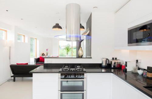 King Bed Joy Lane, Chichester near Goodwood - Foto 11