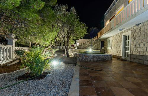 Villa Ragusea With a Private Beach - Photo 26