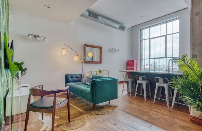 Sosuite 2BR Penthouse w W D Gym On-site Bar - Foto 1