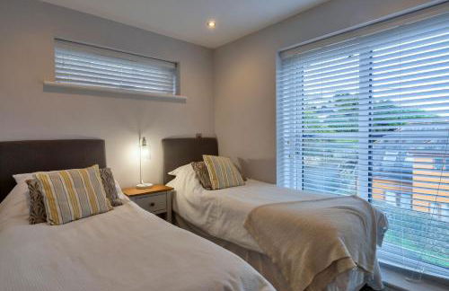 Finest Retreats - Lake View - Photo 29