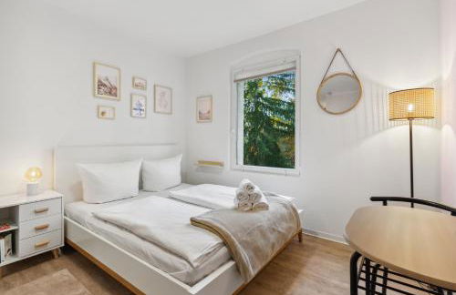 Vorstadtoase für 2 - Netflix, Parkplatz, Nähe BER, Queensize-Bett - Foto 1