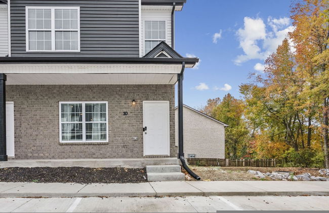 Waiting to Excell in Clarksville - Foto 1