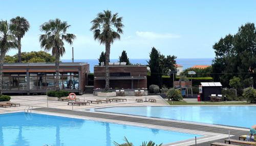 Lux Apt in Priv Condo with Pool, near Beach, Parking & Easy Access to Lisbon - Photo 2, sunbed