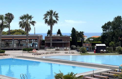 Lux Apt in Priv Condo with Pool, near Beach, Parking & Easy Access to Lisbon - Foto 2