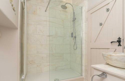 The Entire Coach House at Middleton Hall, Three Bedroom Holiday Home - Photo 9