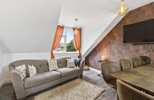 Cannons Loft Central Buxton, Duplex loft 3 bedroom Set over 3 floors stairs no lift sleeps 5 - Photo 25