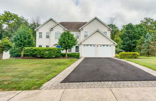 Centrally Located Family Home with Pool - Foto 32