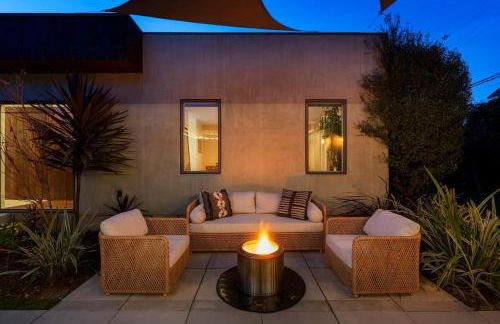 Sun-Drenched Spanish Manor Home in Mar Vista - Foto 59