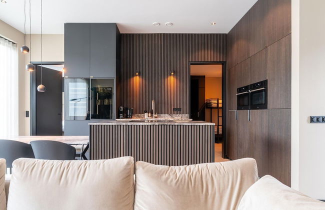 Chic Family Villa With Play Area - Photo 11