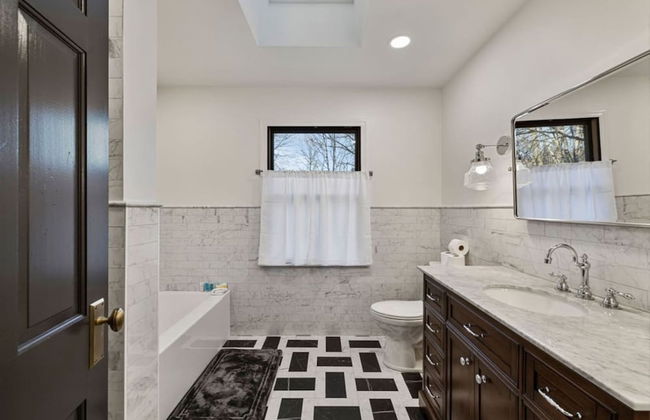 Elegant Spring Stay on Peaceful Retreat - Photo 62