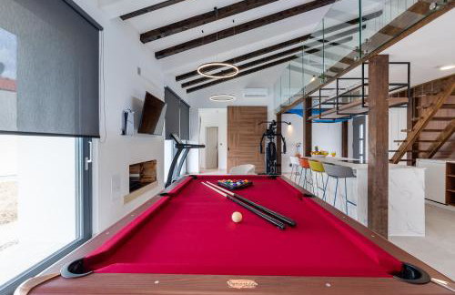 Luxury Spa Villa w Heated Pool, Jacuzzi & Sauna - Photo 22