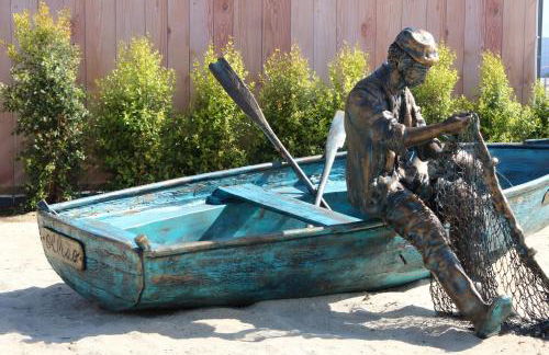 2 Min Island Ferry, Pool, Free Parking - Photo 34