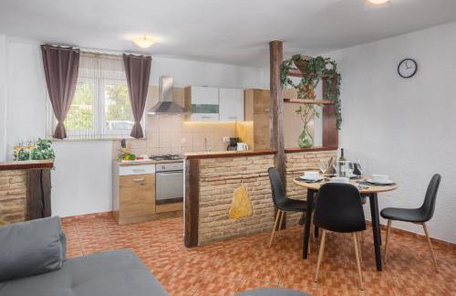 Casa Viktoria with private garden and BBQ - Foto 13