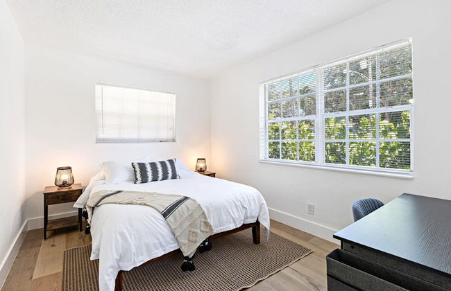 Lovely 2 BR Condo With Free Parking on Premises - Foto 13