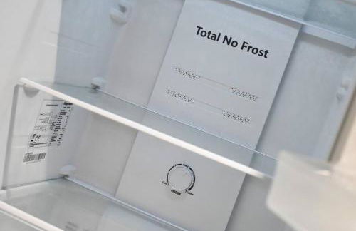 Air Maison - Family Home with Off-Road Parking - Photo 34