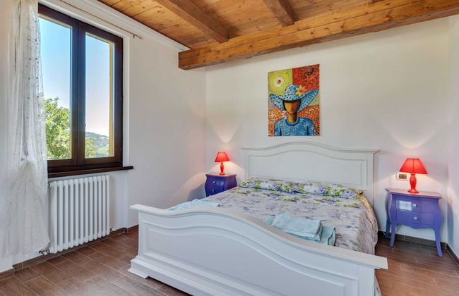 Villa in Piandimeleto With Pool & Sauna - Foto 2