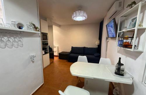 Modern Art Apartment 50m to the Beach - Foto 9