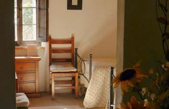 restored water mill with rockpools and waterfall - Foto 11