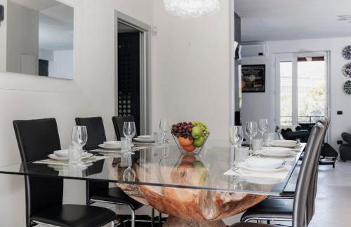 k10 Luxury House, Pool, Jacuzzi, Gym, Sauna, Private garden - Foto 13