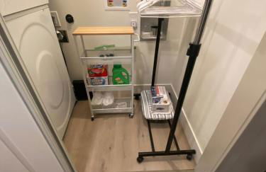 Freshly Renovated Family Home with Game Room, AC, King Bed, Luxury Bathroom - Foto 7