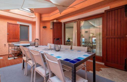 Villa Patty with infinity pool in front of the sea, parking and wifi - Foto 66