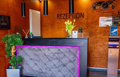 Boardinghouse City Home - Living - Photo 76