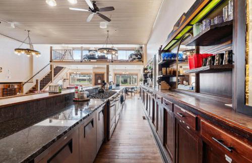 Historic Yellowstone Saloon - Foto 55