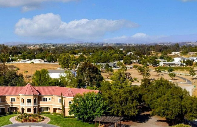 Wilson Creek Manor By Avantstay Sleeps 10! Amazing Estate w/ Pool & Game Room - Photo 51