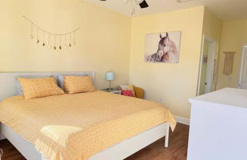 Walk Downtown, Private Parking, Short Drive to Beach & NAS - Foto 19