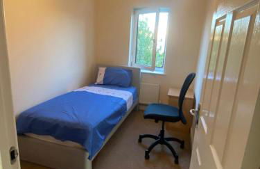 Langham Lake House Milton Keynes - ideal for couples, solo travellers, families - Foto 33