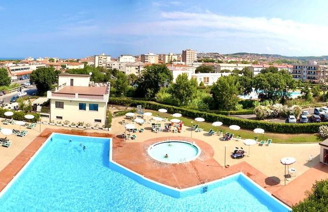 Residence with pool in San Vincenzo - Photo 9