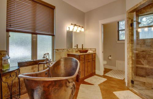 Lakefront Home with WiFi, Entertainment, Dock & Lake Views - Dogs OK - Photo 35
