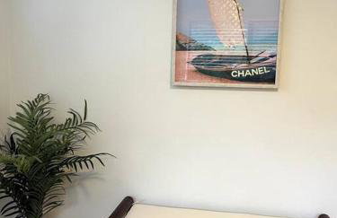 Modern Tropical Oasis with Arcade, HotTub & MiniGolf - Foto 14