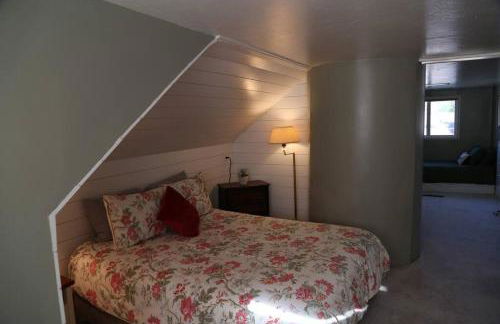 Updated Cottage 3 Bedroom Home With Game Room - Foto 4