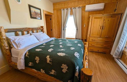 Yellowstone's Treasure Cabins - Foto 100