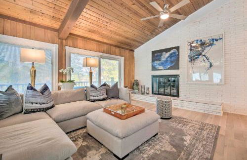 Serene Home with Fire Pit, Deck and Easy Access to ATL - Foto 6