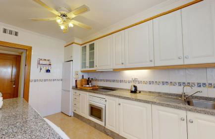 Immaculate Villa with sea views! - Foto 9