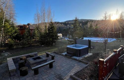 BC Log cabin with private beach river fire pit AC wifi onsite trails ski slope views - Foto 55