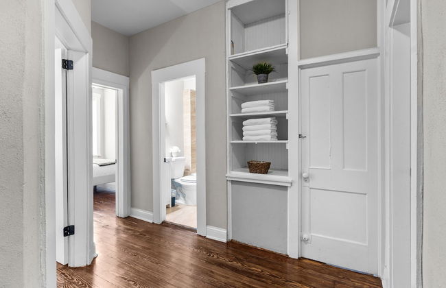 Designer Home in Shaw Right Side - JZ Vacation Rentals - Photo 30