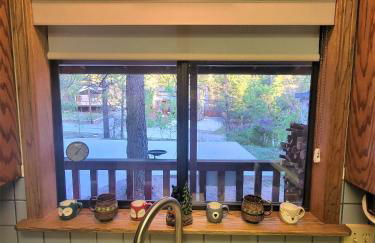 Four Seasons Getaway-Private Hot Spa with Pine Tree Views-Walk to Village and Pineknot Trailhead-Plus King Bed! - Photo 19