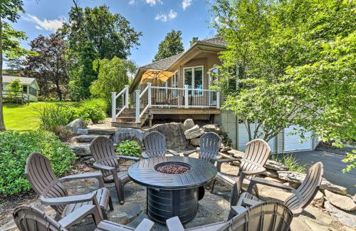 Walk to Lake Middlefield Home with Fire Pit - Foto 29