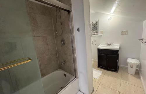 Nearby Museums • Downtown • 4BR • Sleeps 16 - Foto 26