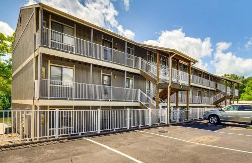 Lake & Pool Access: Lazy Days Condo w/ Balcony! - Foto 19